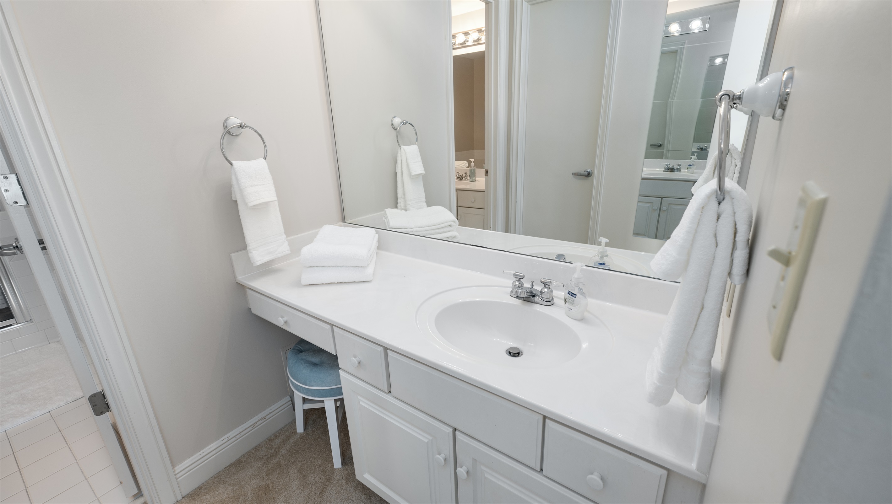 Vanity 1 in 2nd Bdrm En-Suite