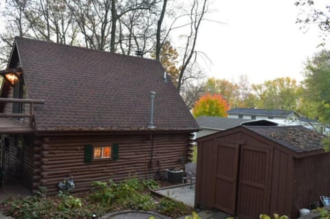 The Overlook at Lake Koshkonong - Custom Log Cabin
