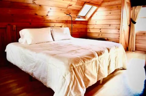 The Overlook at Lake Koshkonong - Custom Log Cabin