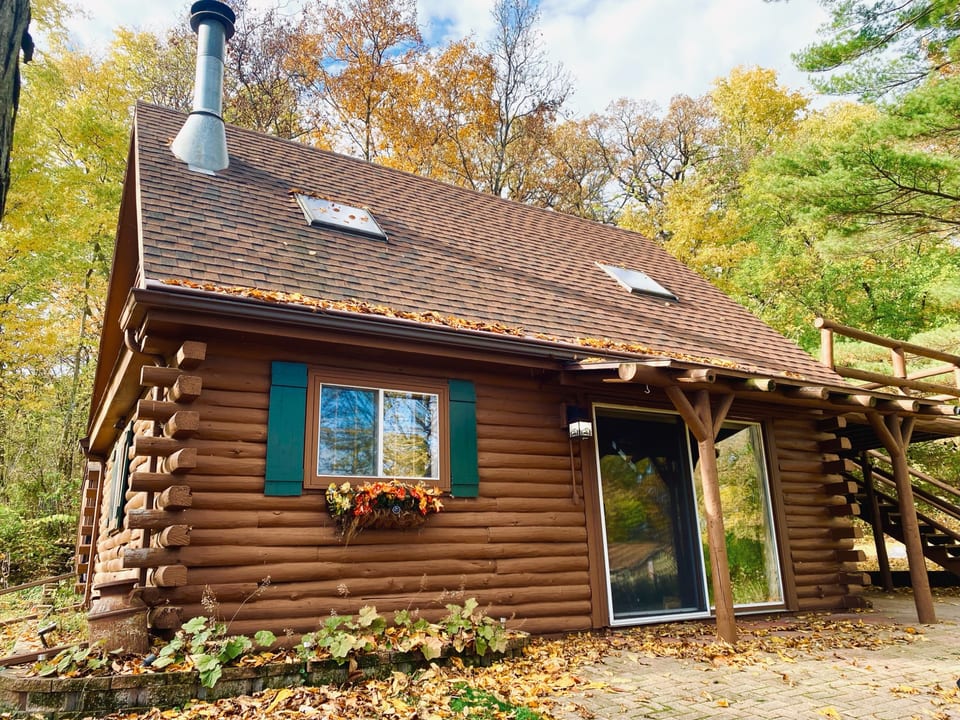 The Overlook at Lake Koshkonong - Custom Log Cabin - Edgerton