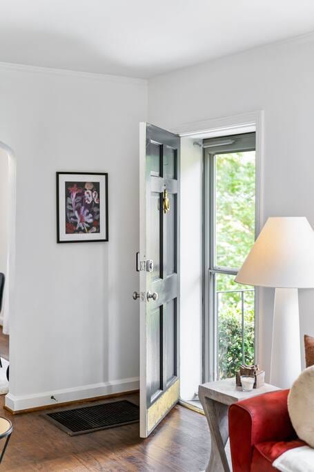 Charming Cottage in Walkable Downtown Decatur
