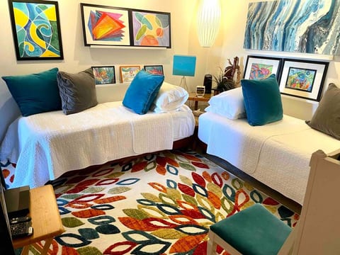 5 Star Stunning View of Carlsbad; w/ Housekeeping!