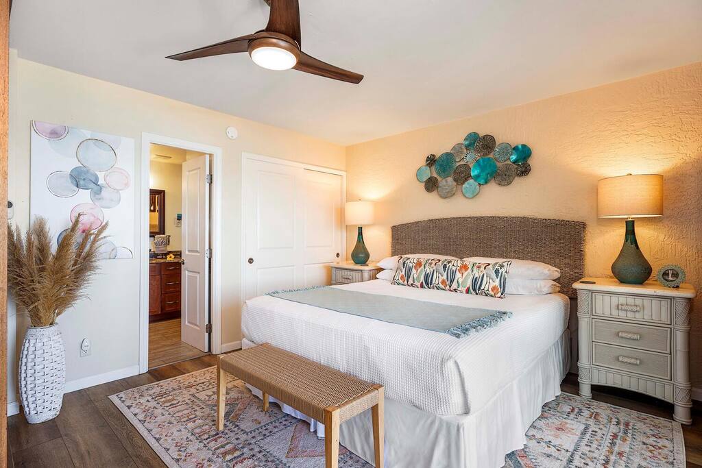 Very Clean-Newly Remodeled-Ocean Front View - Kona Very Clean-Newly Remodeled-Ocean Front View - Kona