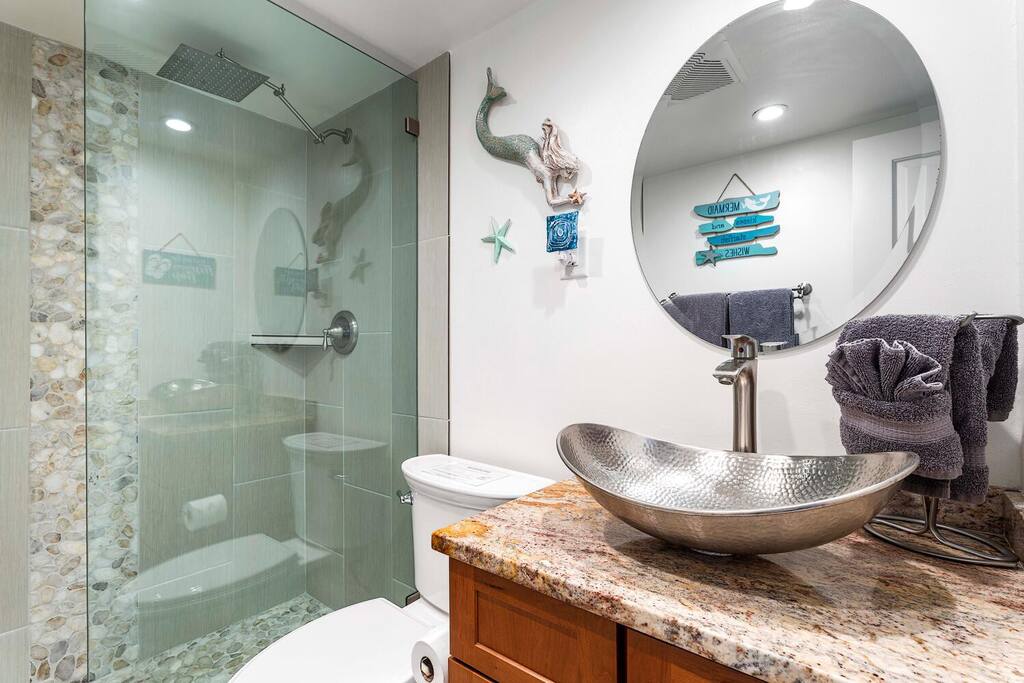 Very Clean-Newly Remodeled-Ocean Front View - Kona Very Clean-Newly Remodeled-Ocean Front View - Kona