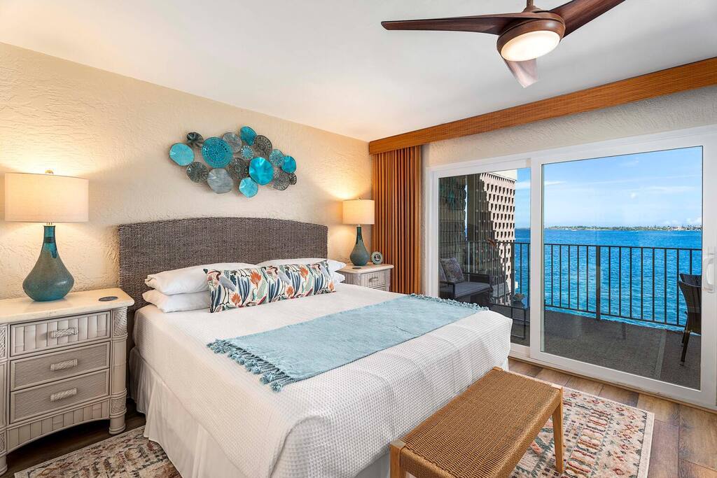 Very Clean-Newly Remodeled-Ocean Front View - Kona Very Clean-Newly Remodeled-Ocean Front View - Kona