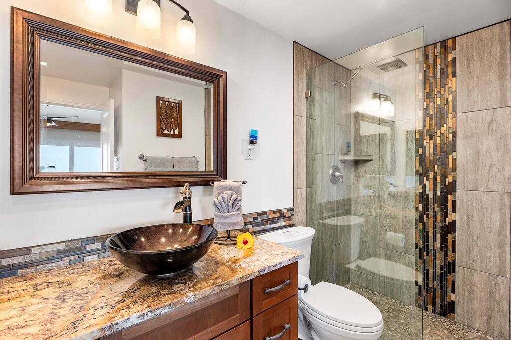 Very Clean-Newly Remodeled-Ocean Front View - Kona Very Clean-Newly Remodeled-Ocean Front View - Kona