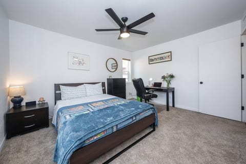 Central 2BR 2Bath Condo w/ Pool & Fireplace