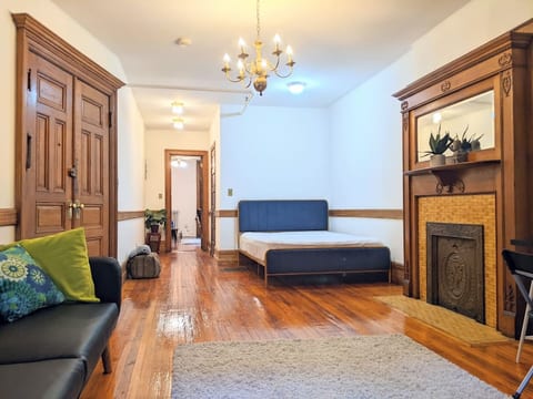 Amazing spacious apartment with a backyard