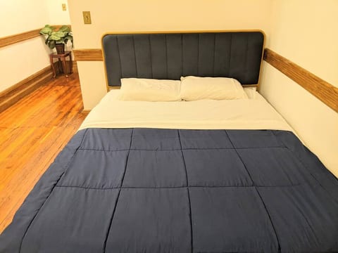 Queen size bed