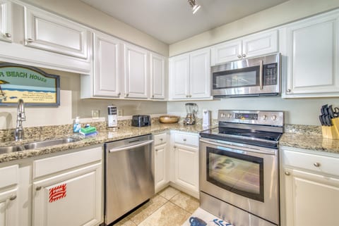 B404 | The Beach House Condominiums