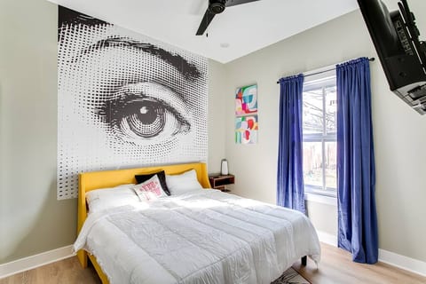 1st Floor King Bedroom