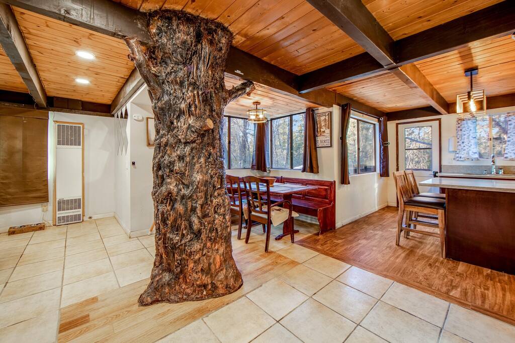 Mountain & Ski Slope View Cabin 3bd/3bth Sleeps 10