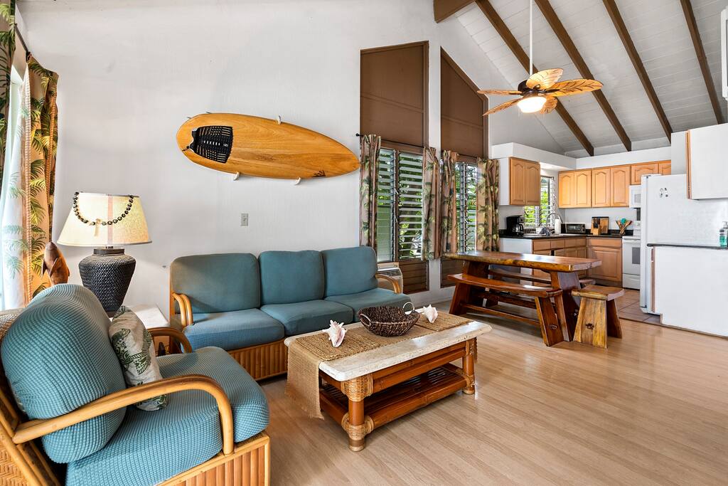 New A/C Central Kona Surf House 4bd/4bth Sleeps8