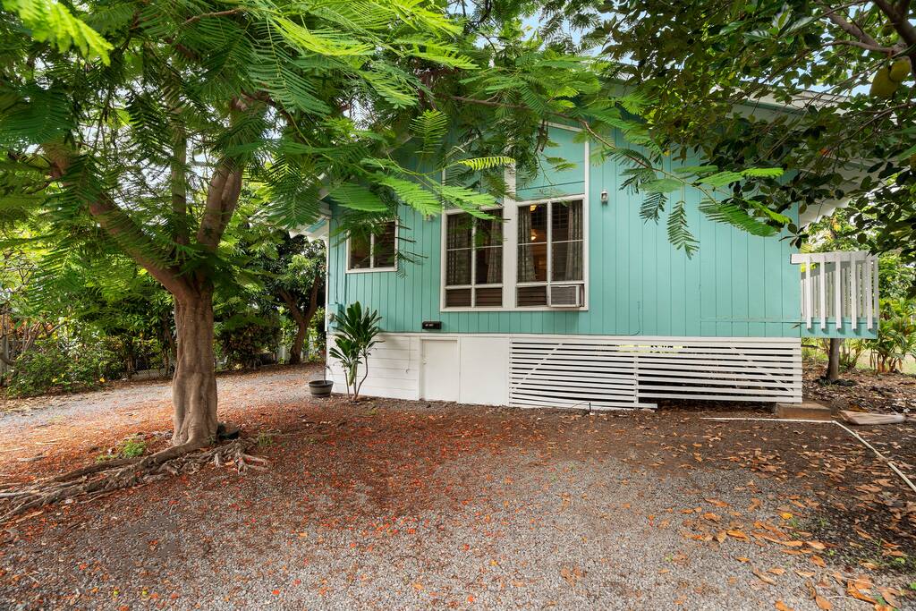 Front of house includes free private parking - New A/C Central Kona Surf House 4bd/4bth Sleeps8 - Kona