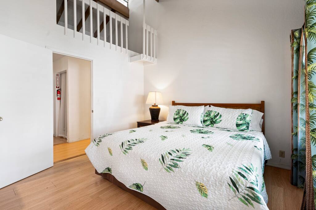 New A/C Central Kona Surf House 4bd/4bth Sleeps8