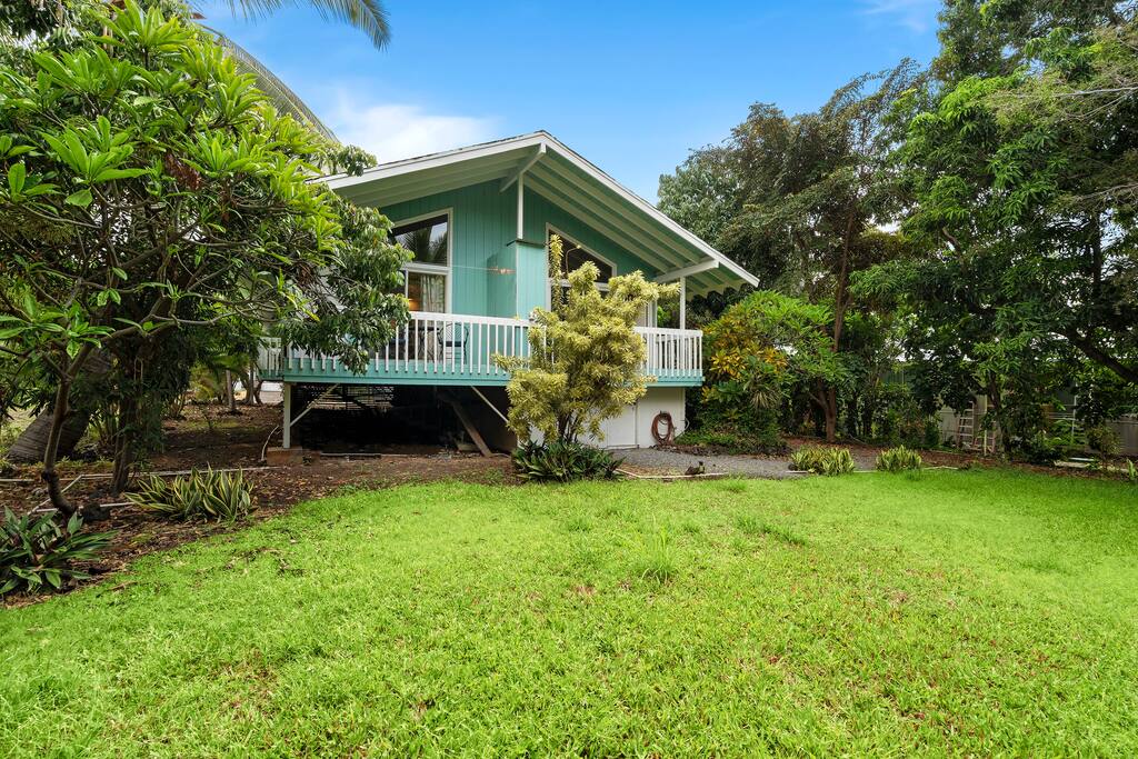 New A/C Central Kona Surf House 4bd/4bth Sleeps8