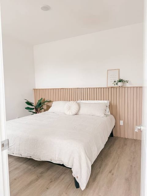 2B/2.5Bth Townhouse w Roof Deck