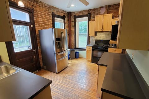 Historic 150 y/o 3-bedroom KC house with hot tub.