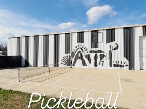 Art Foundry 10ksf Pool Pickle 10 Bedroom Sleep 40