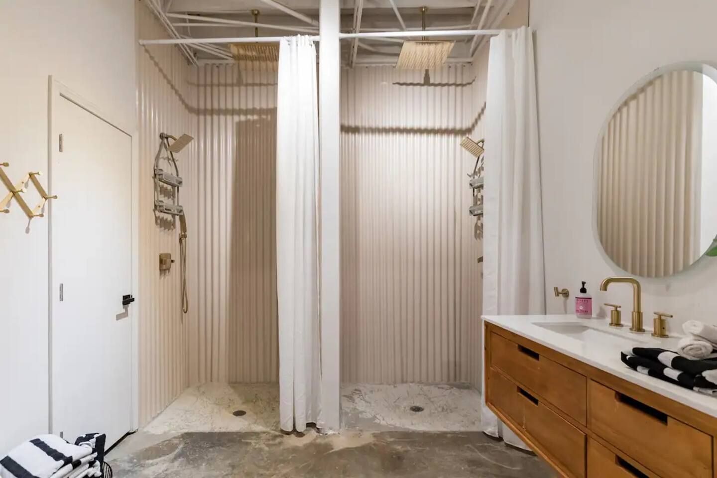 Art Foundry 10ksf Pool Pickle 10 Bedroom Sleep 40