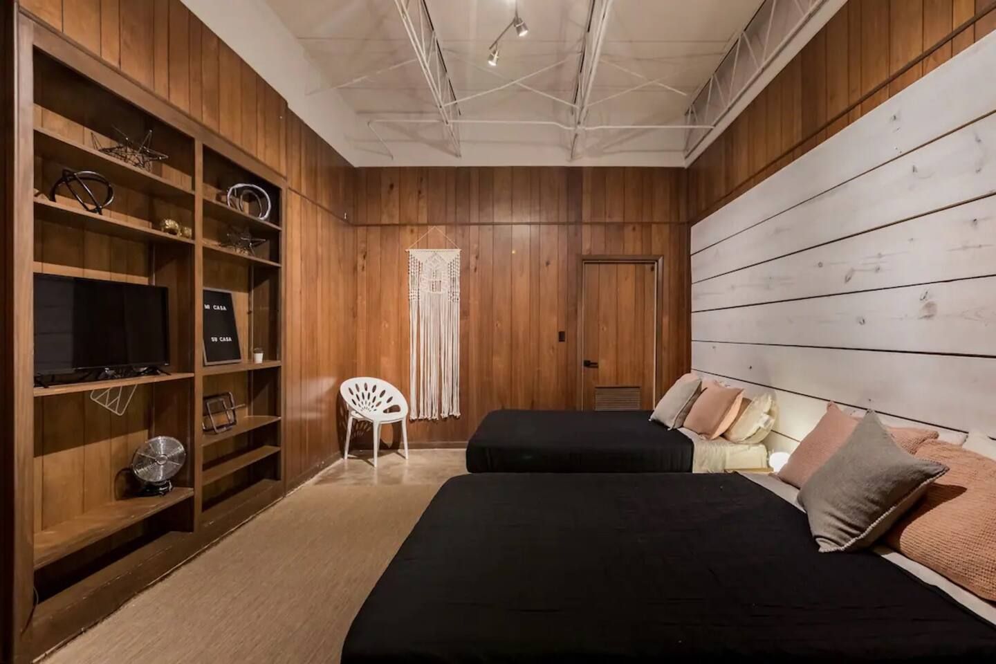 Art Foundry 10ksf Pool Pickle 10 Bedroom Sleep 40