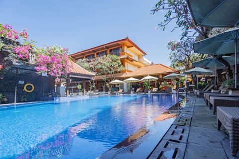 Nice room near the beach and with Balinese design