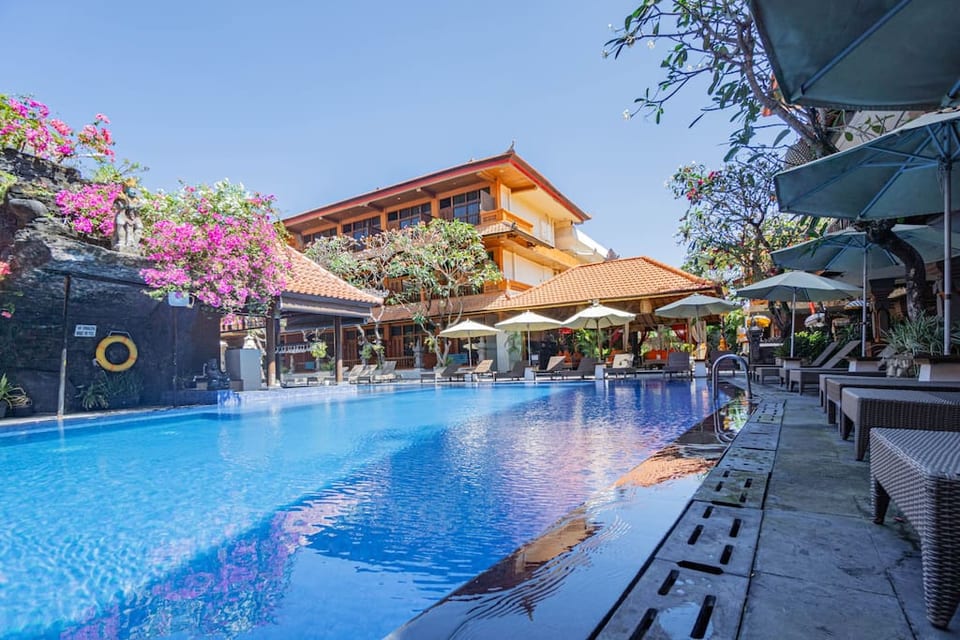 Nice room near the beach and with Balinese design