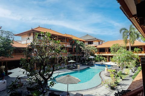 Nice room near the beach and with Balinese design
