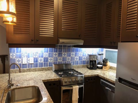 Ocean view condo 5 mins from the beach.