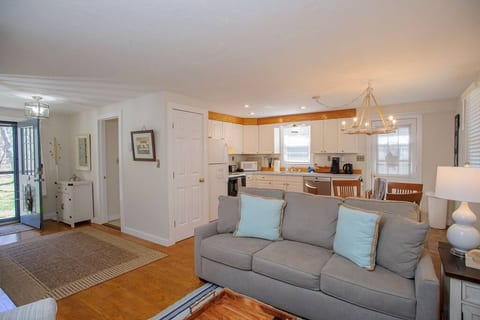 Bright and airy living area to put your feet up and relax. Sofa opens up into a queen sleeper for extra sleeping capacity.