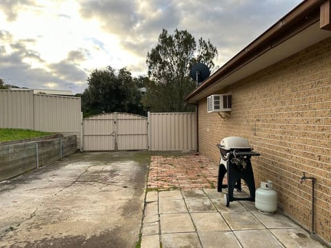 Centrally located Sunbury home w top-of-hill view