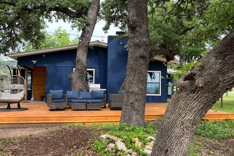 Enjoy the amazing sunsets over the hill country on newly constructed 600 sq ft deck.