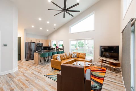 Fairway Haven Golf Course/Lake Retreat