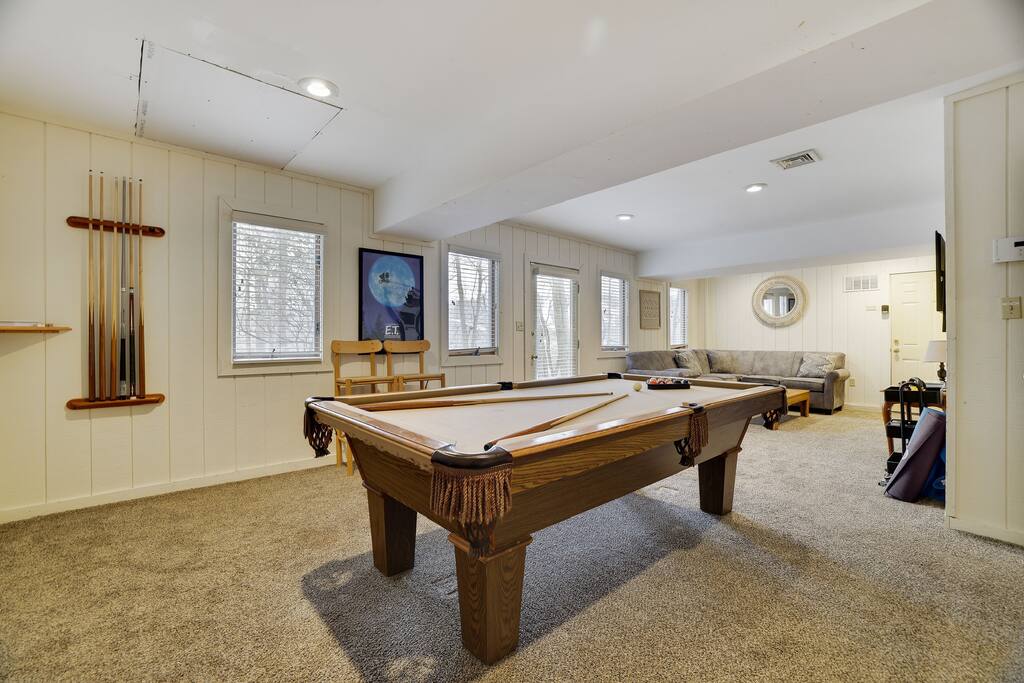 Walk out basement with lots of natural light shining in. Hang out in the game room by playing pool or our large size connect four. - Dreamy Mountain & Lake Escape | Sleeps 14 | 5 BR - Lake Harmony