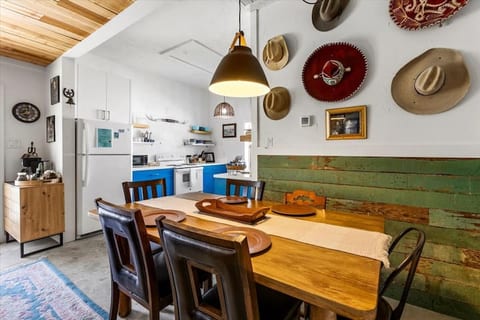 Cowboy Casa-A Historic Galveston Vacation Home