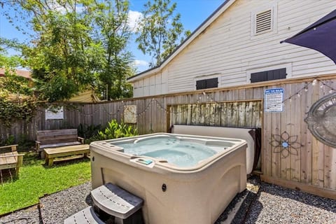 Cowboy Casa-A Historic Galveston Vacation Home