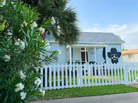 Cowboy Casa-A Historic Galveston Vacation Home
