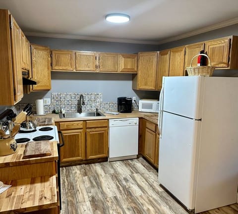 Full sized Kitchen