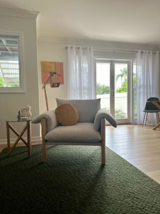 Private Urban Oasis: 3 min to RBWH, 3.5km to CBD