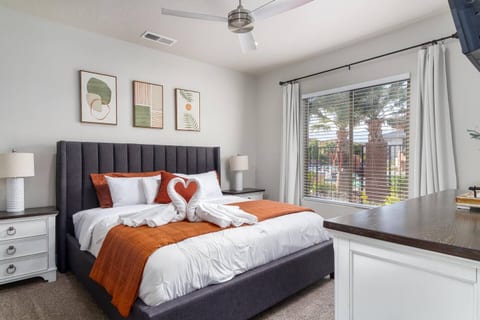 Zion Poolside + Private Spa | 16+ Guest | EV plug