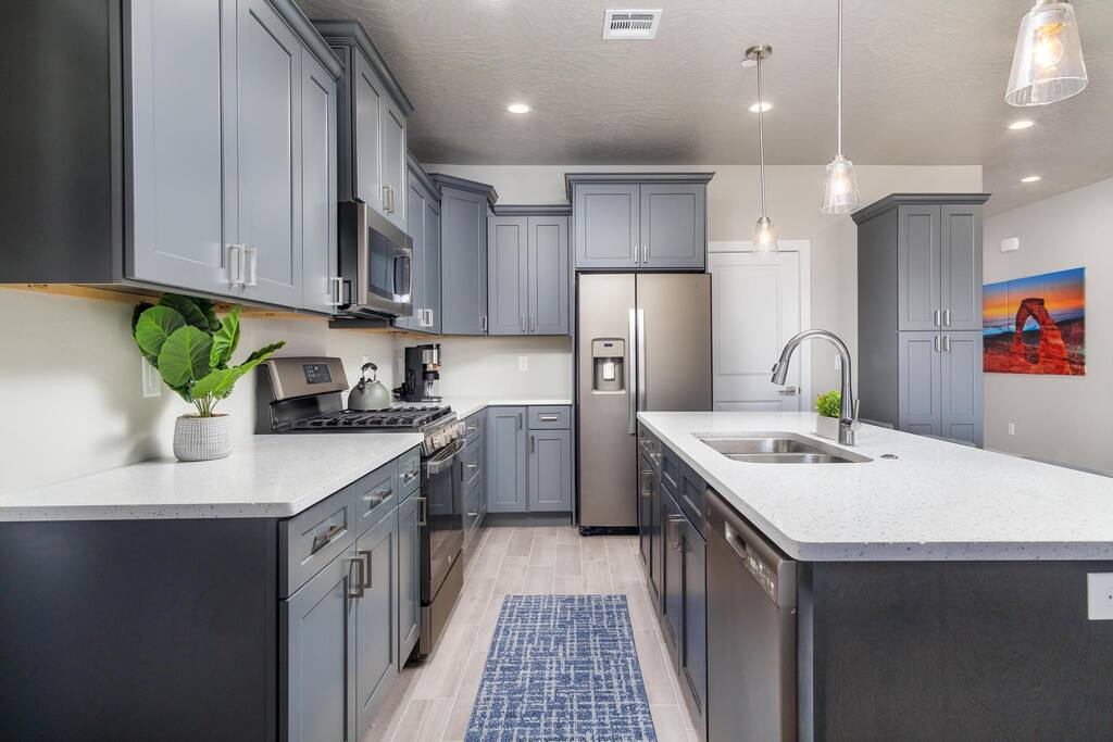 zion-adventure:-6br-private-pool-and-spa-20-guests/