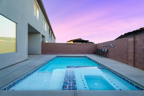Zion Adventure: 6BR, Private POOL & Spa, 20 guests