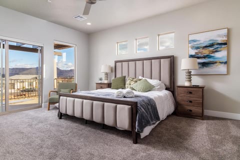 Zion Adventure: 6BR, Private POOL & Spa, 20 guests