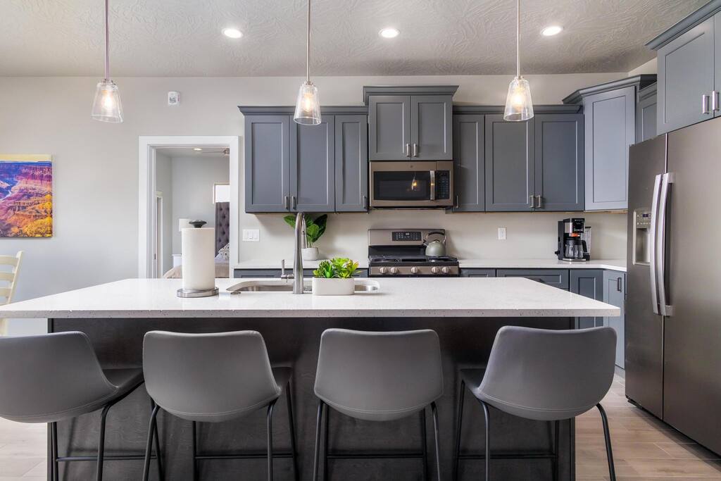 zion-adventure:-6br-private-pool-and-spa-20-guests/