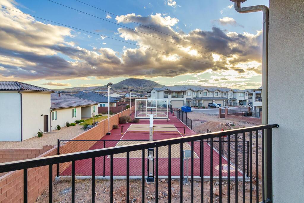 zion-adventure:-6br-private-pool-and-spa-20-guests/