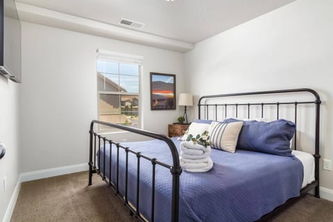 Top Southern Utah Adventures | New WiFi | Pool/Spa