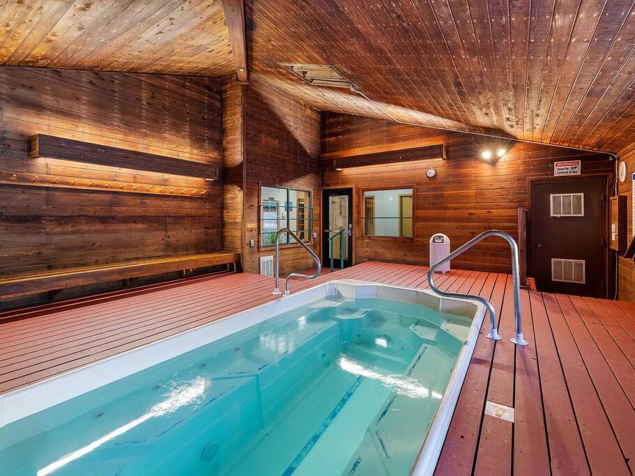 Slope-Side | Swim, Ski & Play | Starlink WiFi!