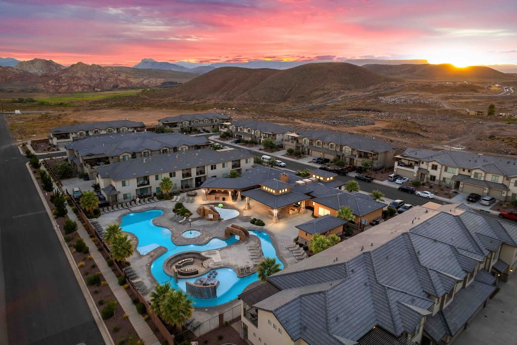 zion-boho-escape-and-private-hot-tub!-sleeps-18/