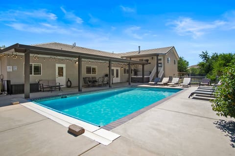 Near Zion 7BR • Heated Pool, Spa & Game Room