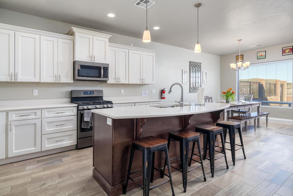 outdoor-paradise-or-private-spa-or-16+-guest/